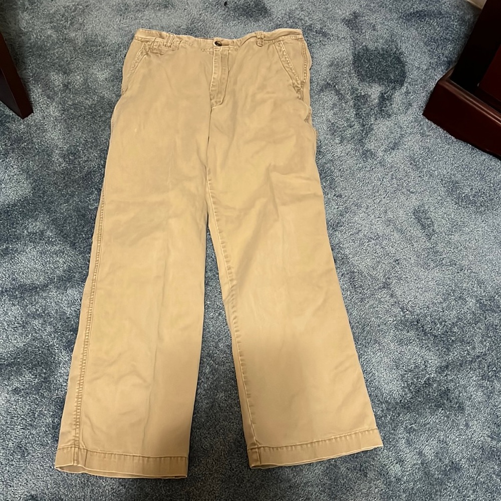 Vintage wide leg Men’s Old Navy Loose Khaki.  Size 32 x 32